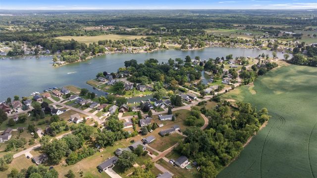 125 W Princess Drive, Brooklyn, MI 49230