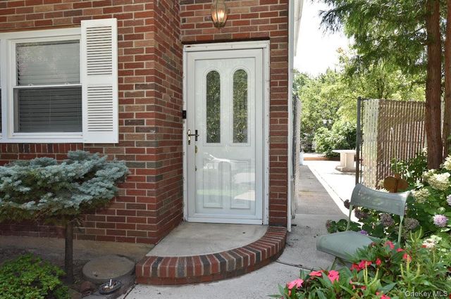 70 Grantwood Avenue, Staten Island, NY 10312