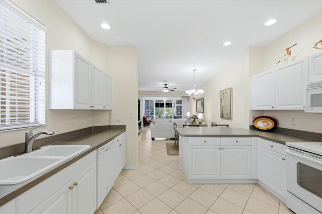 2438 MAGNOLIA CIRCLE, North Port, FL 34289