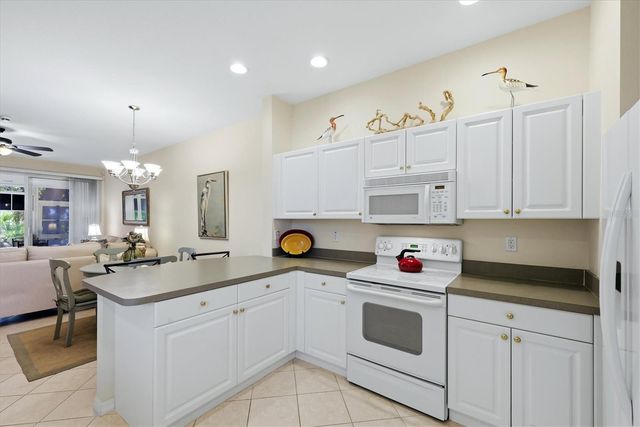 2438 MAGNOLIA CIRCLE, North Port, FL 34289