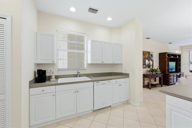 2438 MAGNOLIA CIRCLE, North Port, FL 34289