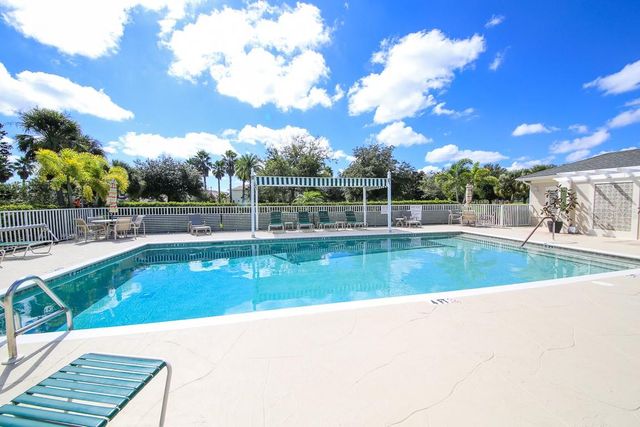 2438 MAGNOLIA CIRCLE, North Port, FL 34289