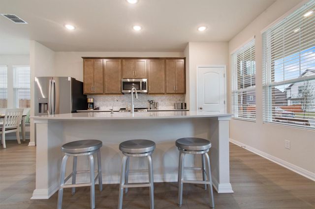 124 Barret DR, Liberty Hill, TX 78642