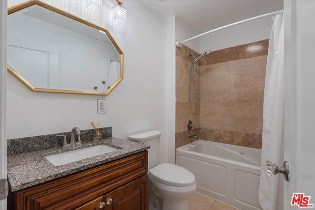2137 W 84th Place, Los Angeles, CA 90047
