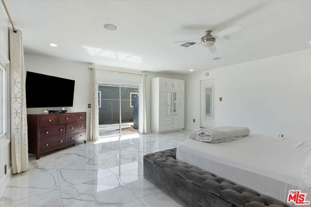 2137 W 84th Place, Los Angeles, CA 90047