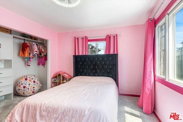2137 W 84th Place, Los Angeles, CA 90047