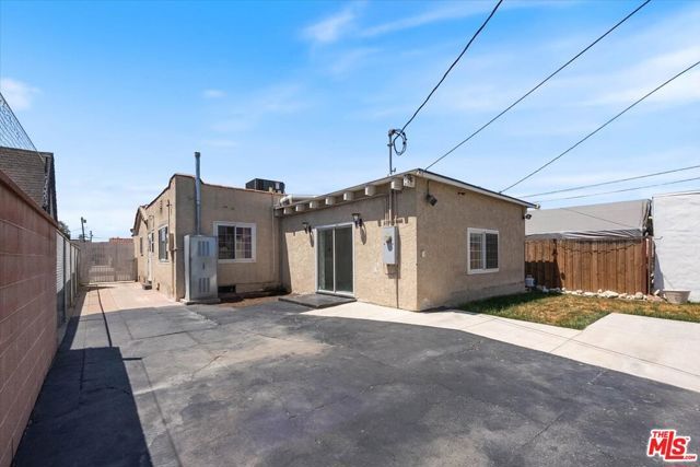 2137 W 84th Place, Los Angeles, CA 90047