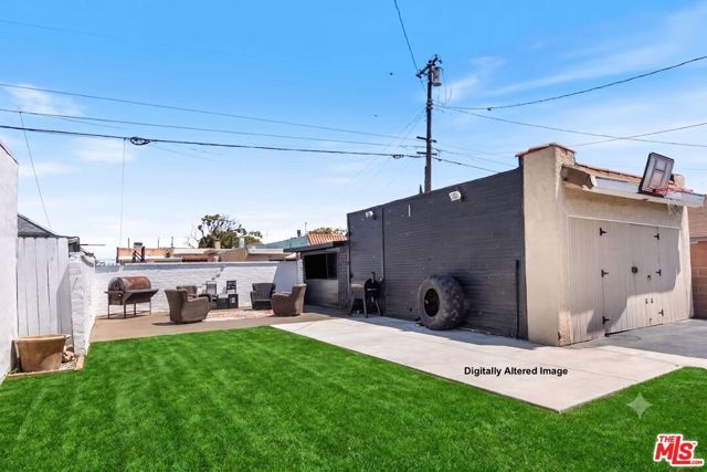 2137 W 84th Place, Los Angeles, CA 90047