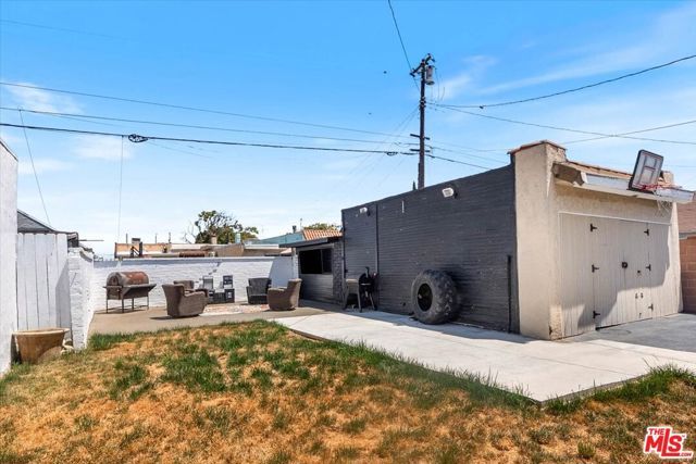 2137 W 84th Place, Los Angeles, CA 90047