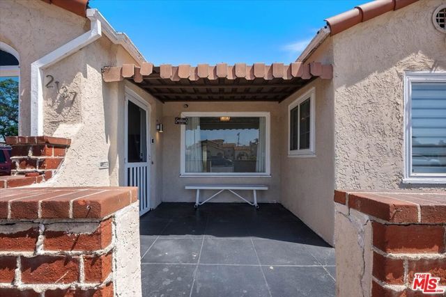 2137 W 84th Place, Los Angeles, CA 90047