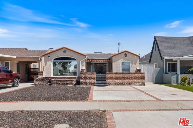 2137 W 84th Place, Los Angeles, CA 90047