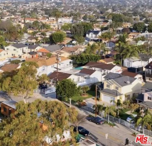 2137 W 84th Place, Los Angeles, CA 90047