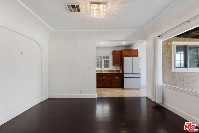 2137 W 84th Place, Los Angeles, CA 90047