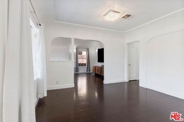 2137 W 84th Place, Los Angeles, CA 90047