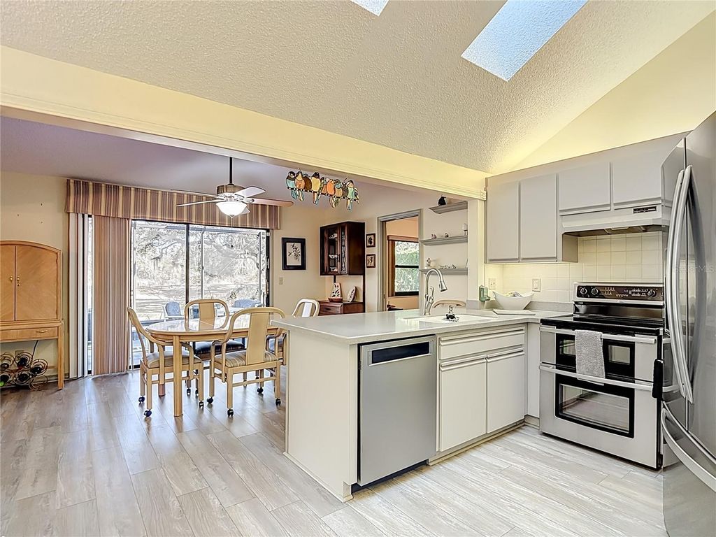 Image 17 of property listing at 34481 CEDARFIELD DRIVE, Dade City, FL 33523