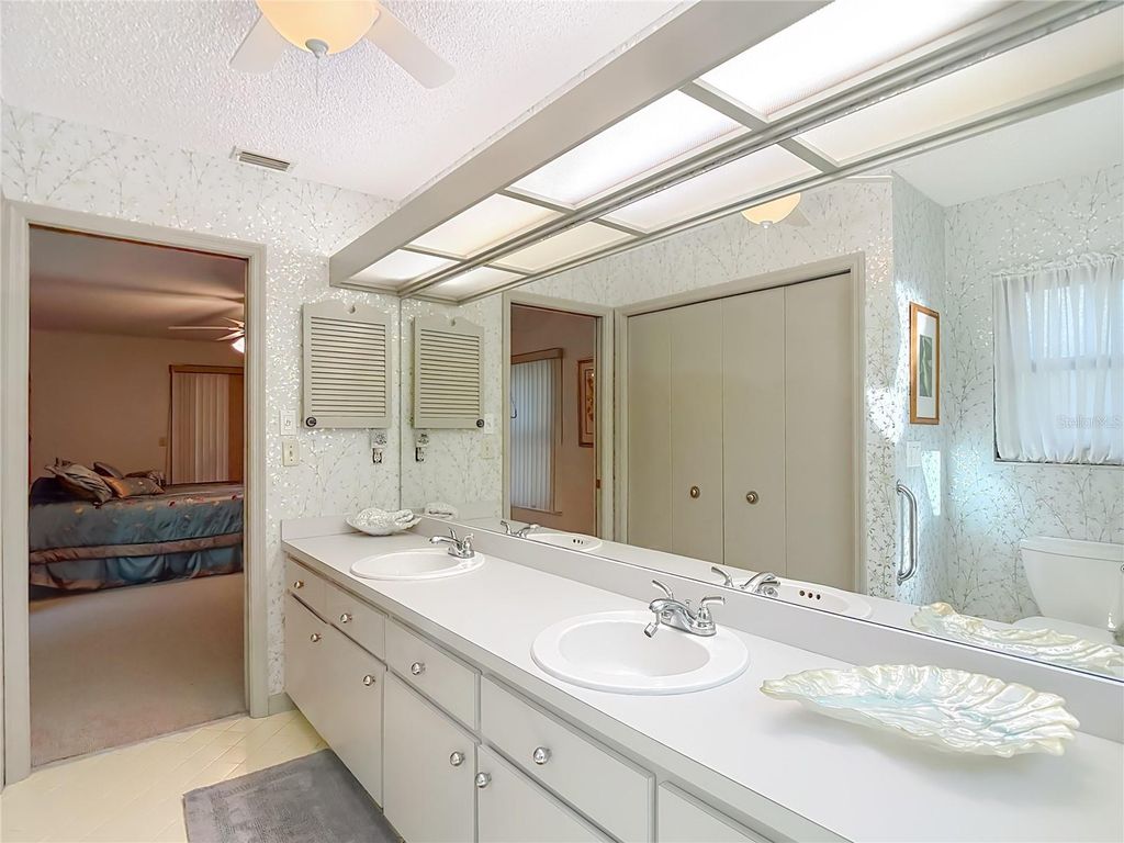 Image 35 of property listing at 34481 CEDARFIELD DRIVE, Dade City, FL 33523