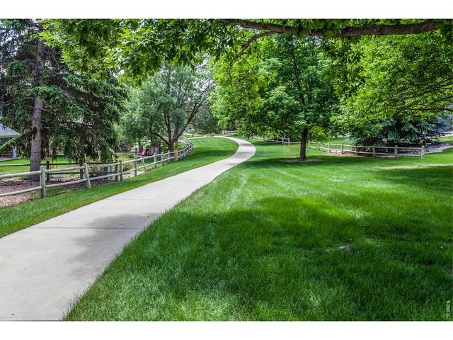 6100 Pheasant Ct, Fort Collins, CO 80525
