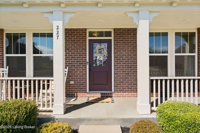 227 Summers Cabin Ln, Shepherdsville, KY 40165