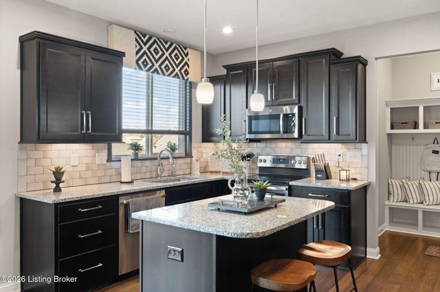 227 Summers Cabin Ln, Shepherdsville, KY 40165