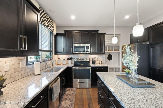 227 Summers Cabin Ln, Shepherdsville, KY 40165