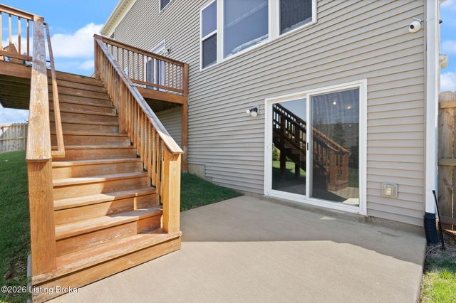 227 Summers Cabin Ln, Shepherdsville, KY 40165