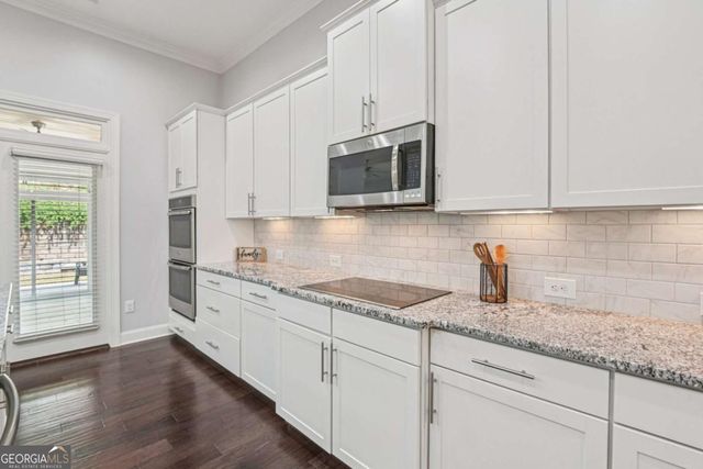 330 La Perla Drive, Sugar Hill, GA 30518