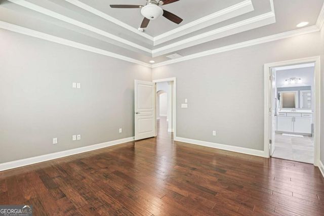 330 La Perla Drive, Sugar Hill, GA 30518
