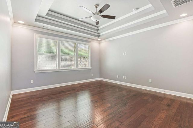 330 La Perla Drive, Sugar Hill, GA 30518