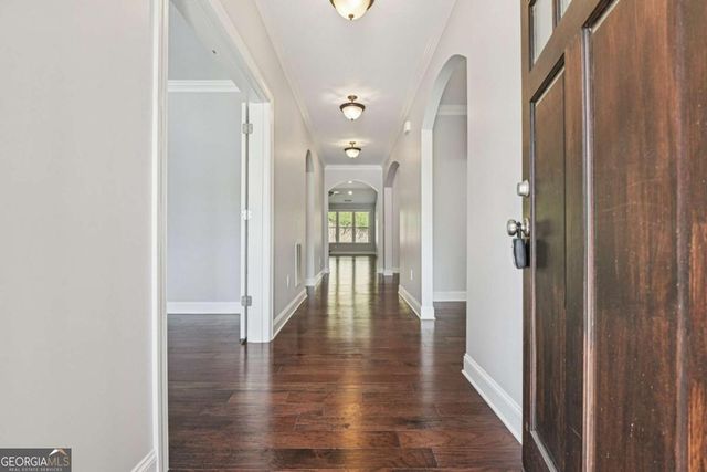 330 La Perla Drive, Sugar Hill, GA 30518