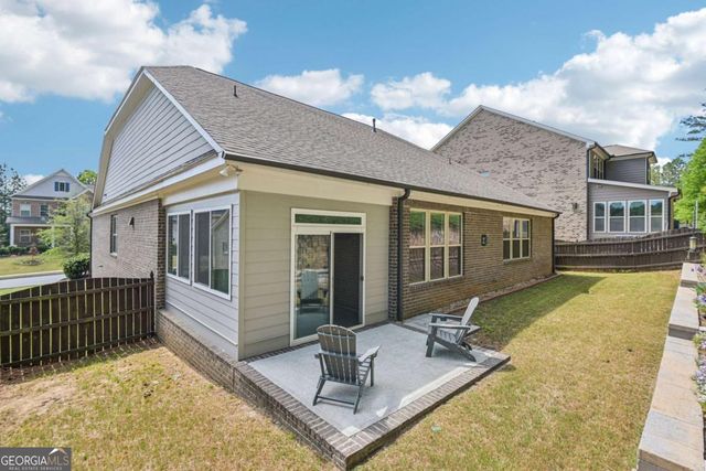 330 La Perla Drive, Sugar Hill, GA 30518