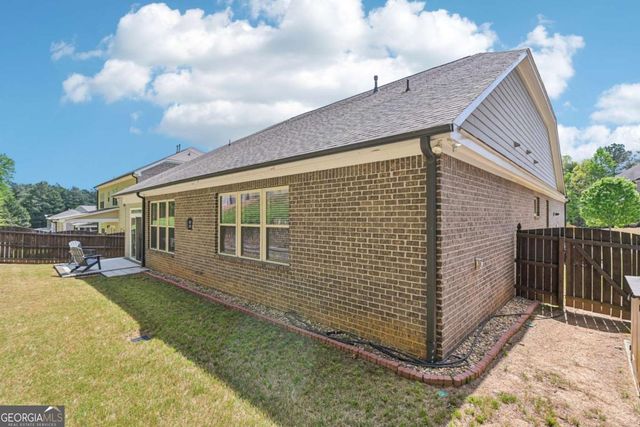 330 La Perla Drive, Sugar Hill, GA 30518