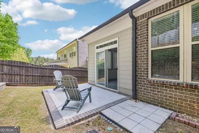 330 La Perla Drive, Sugar Hill, GA 30518