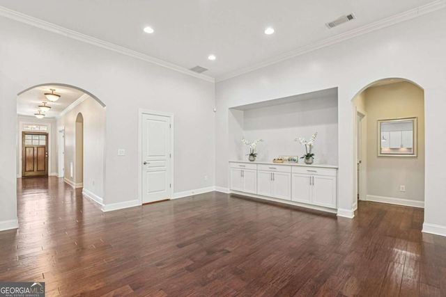 330 La Perla Drive, Sugar Hill, GA 30518