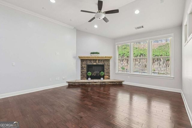 330 La Perla Drive, Sugar Hill, GA 30518