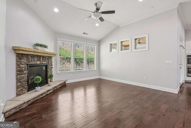 330 La Perla Drive, Sugar Hill, GA 30518