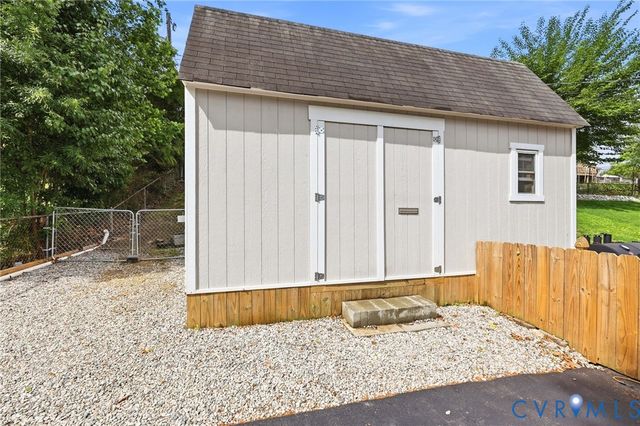 9125 Farmington Dr, Henrico, VA 23229