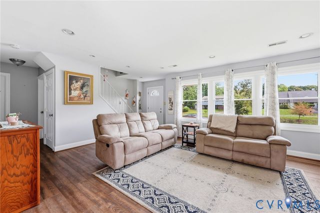 9125 Farmington Dr, Henrico, VA 23229