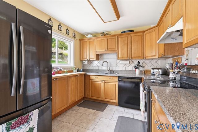 9125 Farmington Dr, Henrico, VA 23229