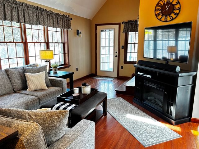 627 School St, Pembroke, MA 02359