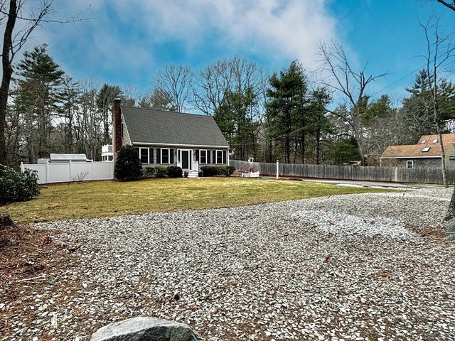 627 School St, Pembroke, MA 02359