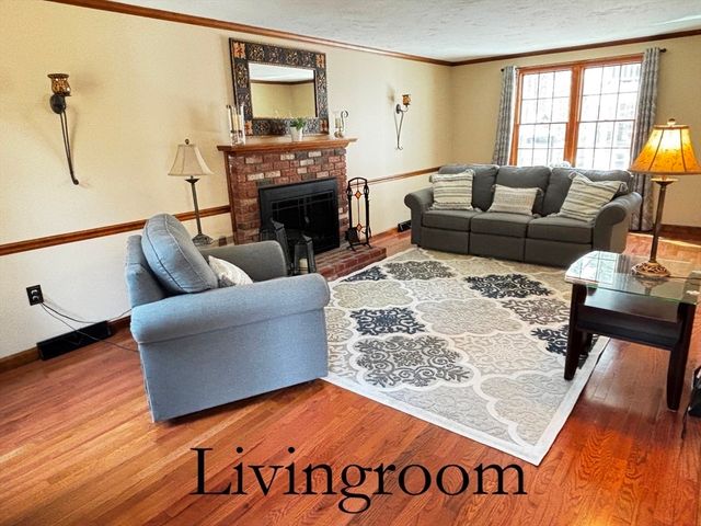 627 School St, Pembroke, MA 02359