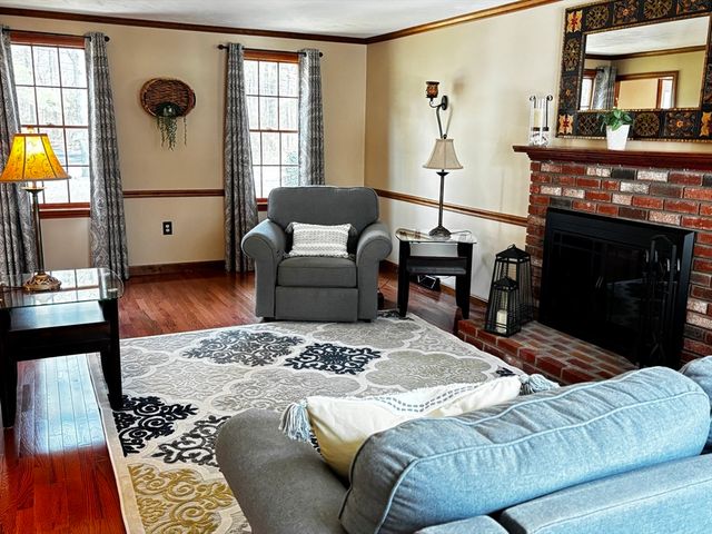 627 School St, Pembroke, MA 02359