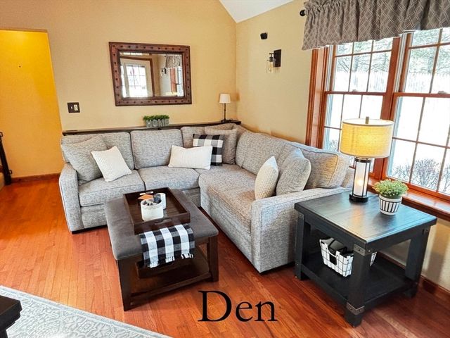 627 School St, Pembroke, MA 02359