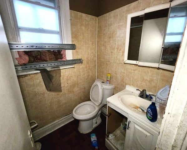 10623 S Perry Avenue, Chicago, IL 60628