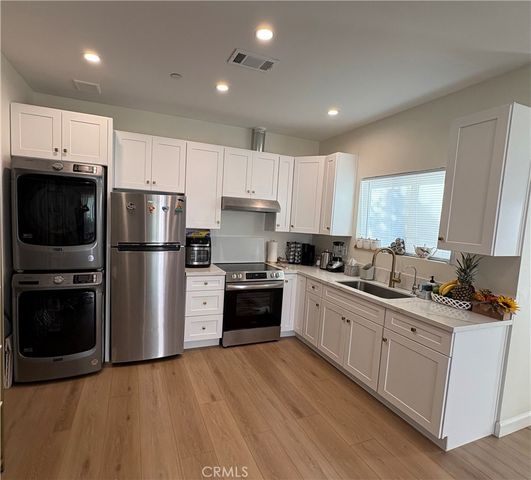 15857 Stare Street, North Hills, CA 91343