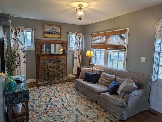 358 Blacks Cross Road, Paris, KY 40361