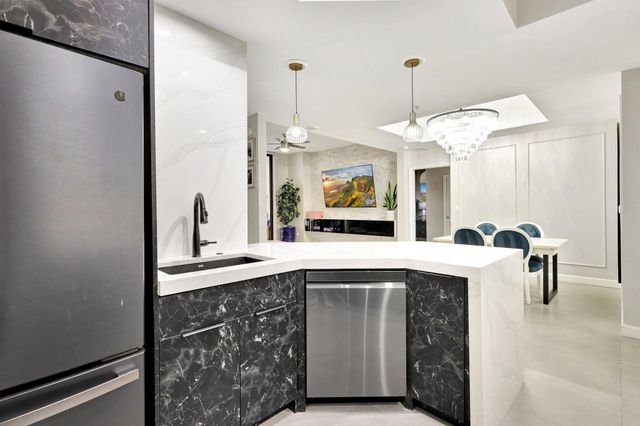 801 S Olive Avenue 1018, West Palm Beach, FL 33401