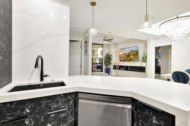 801 S Olive Avenue 1018, West Palm Beach, FL 33401