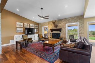 404 Skyline RD, Georgetown, TX 78628