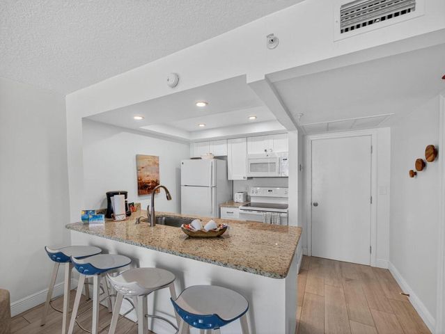 9800 S Ocean Drive 302, Jensen Beach, FL 34957